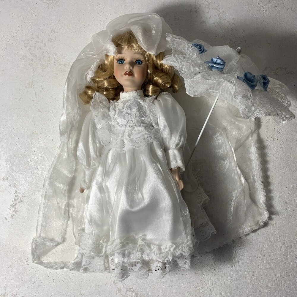 Porcelain &‎ Cloth Bridal Wedding Doll, Blue Eyes & Blonde Curly Hair 2 Outfits
